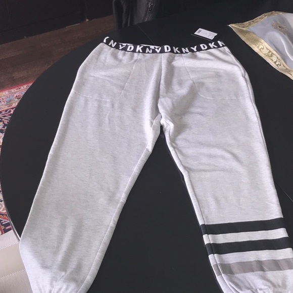 NEW DKNY tracksuit SZ Med - Picture 11 of 16